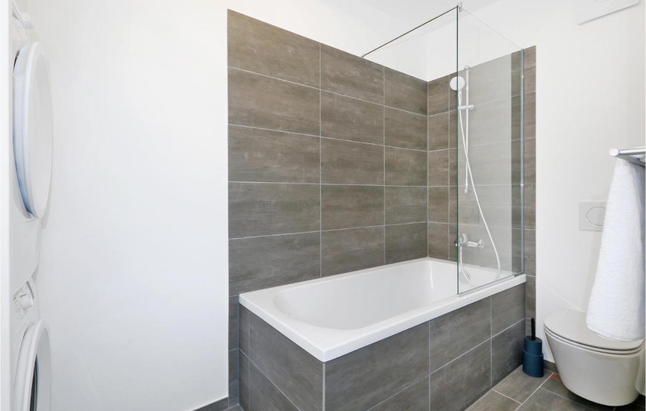 2 Bedroom Cozy Apartment In Lembruch-Duemmer See Kültér fotó